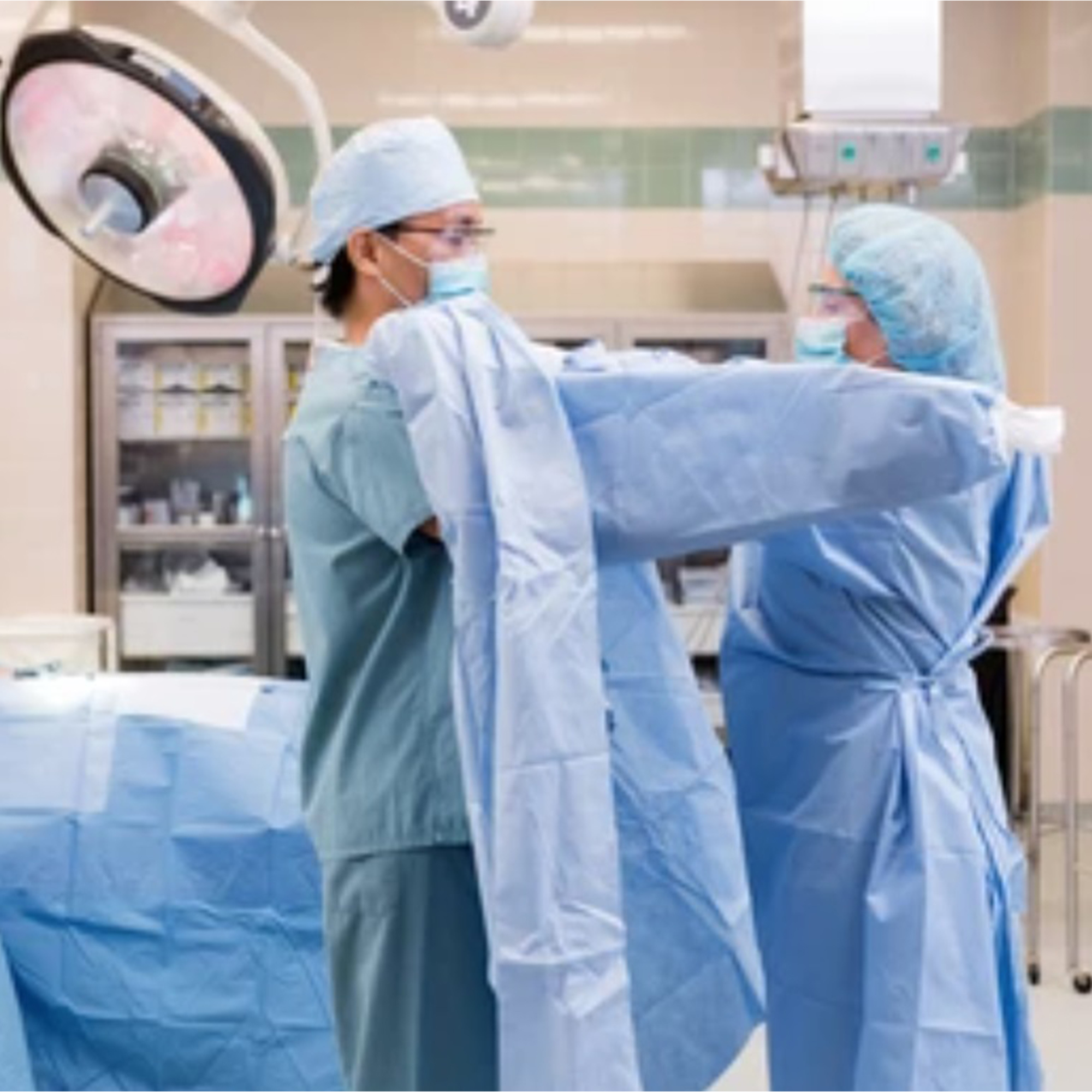 Medical practice/SURGERY/Sterile Surgical Gowns